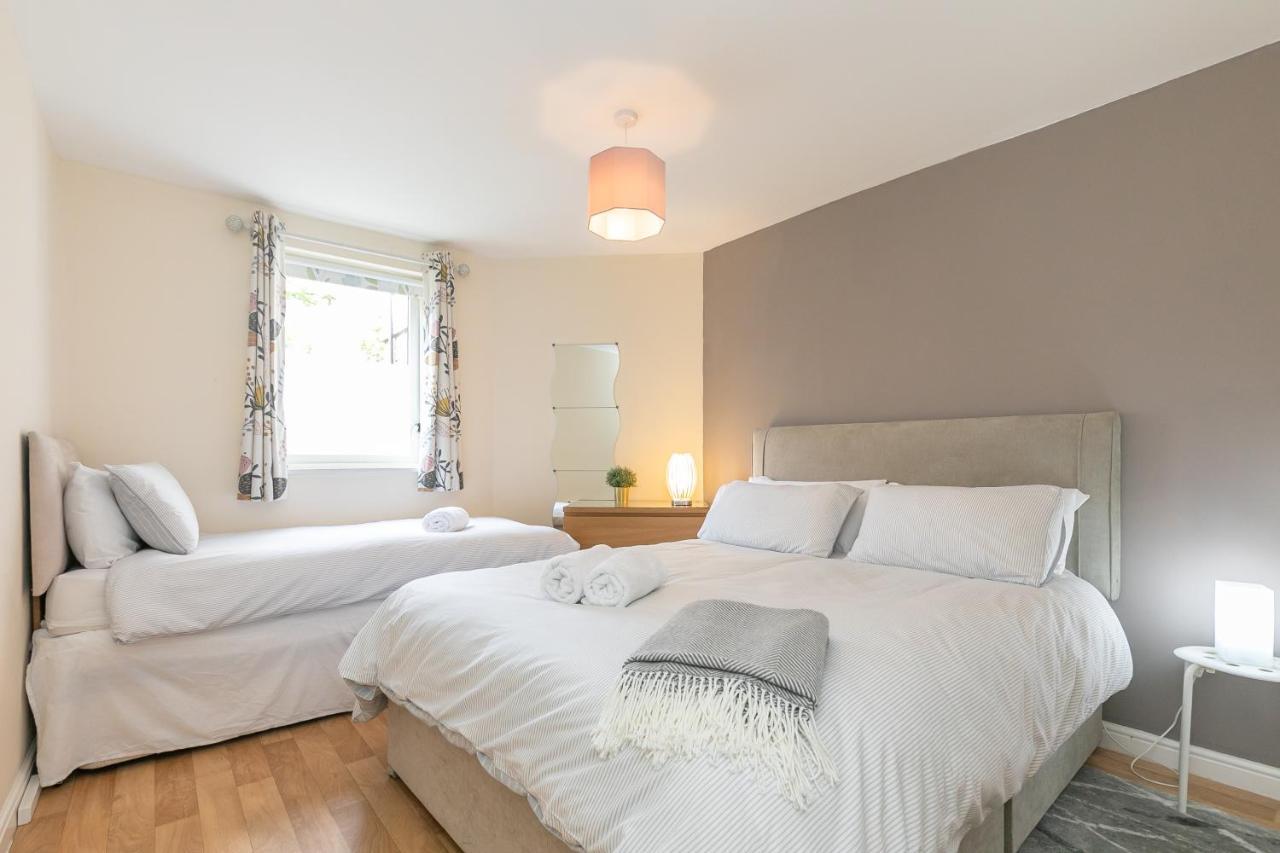 Dicksonfield Quiet Central Family Apartment With Parking Édimbourg Extérieur photo