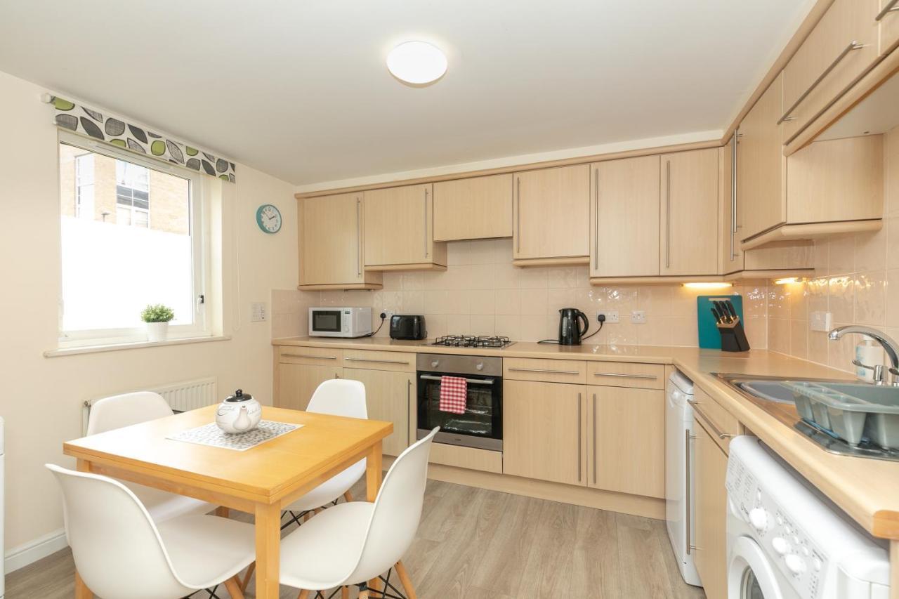 Dicksonfield Quiet Central Family Apartment With Parking Édimbourg Extérieur photo